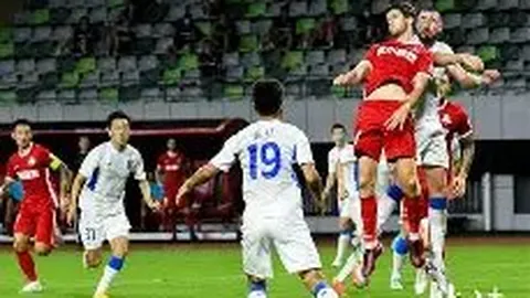 “六位年轻明星钟情早婚，美人江山难两全，独爱一人”